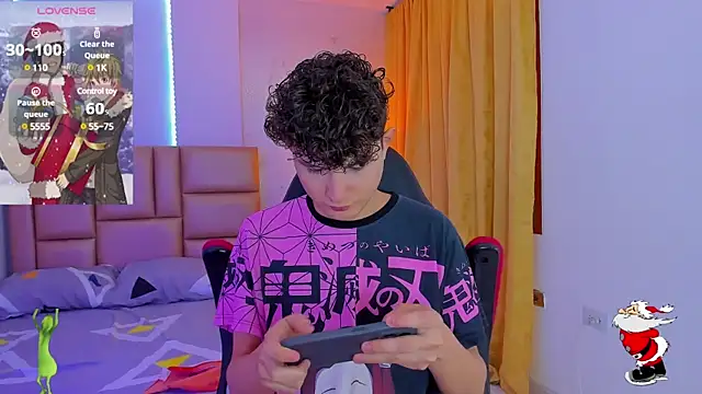 Snapshot of Nathan_Bluee chatting on December 2024 01:07:02 PM Nathan Bluee online show from December 2024 01:07:02 PM