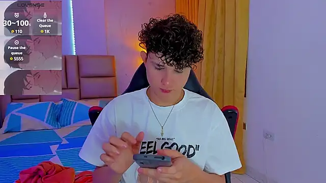 Snapshot of Nathan_Bluee chatting on January 2025 12:38:02 PM Nathan Bluee online show from January 2025 12:38:02 PM