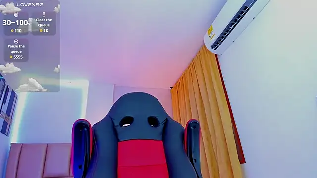 Snapshot of Nathan_Bluee chatting on January 2025 04:22:01 PM Nathan Bluee online show from January 2025 04:22:01 PM