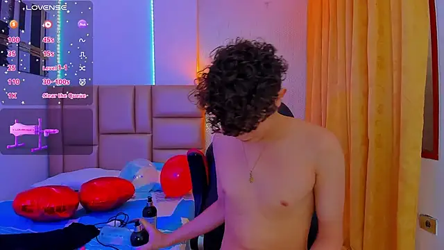 Snapshot of Nathan_Bluee chatting on February 2025 03:50:02 PM Nathan Bluee online show from February 2025 03:50:02 PM