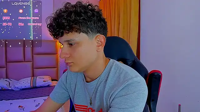 Snapshot of Nathan_Bluee chatting on February 2025 04:55:01 PM Nathan Bluee online show from February 2025 04:55:01 PM