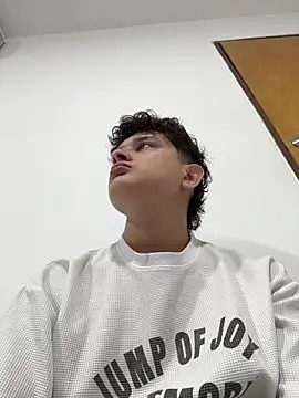 Snapshot of Nathan_Bluee chatting on October 2025 11:31:01 AM Nathan Bluee online show from October 2025 11:31:01 AM