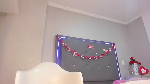 emma lye online show from April 2026 01:42:02 AM