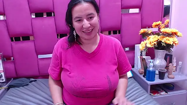 NaomyPrinces online show from December 2024 08:25:02 PM