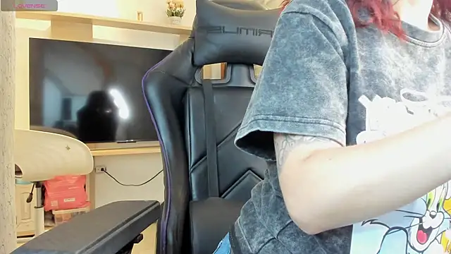 Melany Luv online show from April 2026 09:12:02 PM