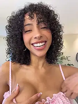 Snapshot of OSHUN_ chatting on May 2026 04:45:02 PM OSHUN online show from May 2026 04:45:02 PM