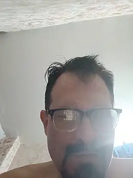 Snapshot of SbasTone_Muscle chatting on June 2026 03:44:02 PM SbasTone Muscle online show from June 2026 03:44:02 PM