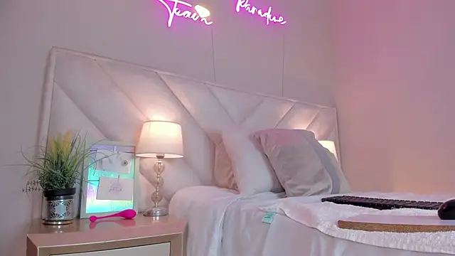  angela x online show from February 2026 11:25:02 AM