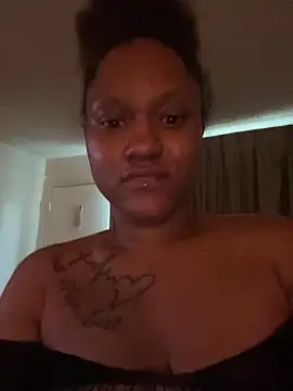 Snapshot of PrettyGal_Tingz chatting on January 2025 02:14:01 PM PrettyGal Tingz online show from January 2025 02:14:01 PM