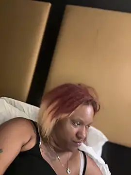 Snapshot of PrettyGal_Tingz chatting on June 2026 05:17:01 PM PrettyGal Tingz online show from June 2026 05:17:01 PM