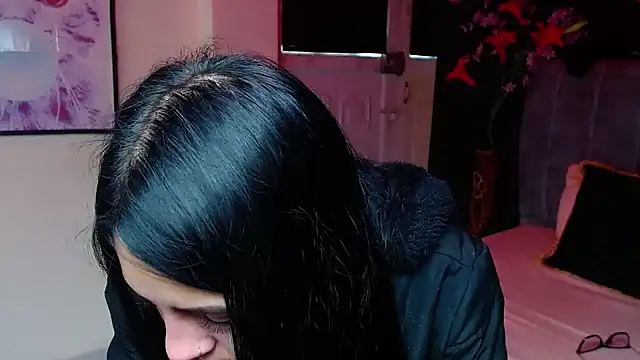 Violettasquirt online show from December 2025 01:42:01 PM