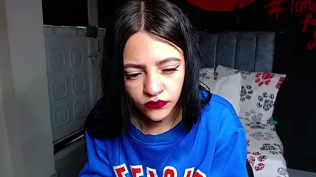 Violettasquirt online show from March 2026 01:23:02 PM