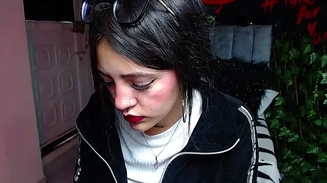 Violettasquirt online show from April 2026 01:45:02 PM