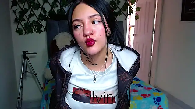 Violettasquirt online show from July 2026 04:10:02 PM
