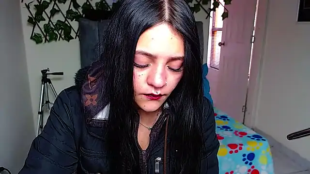 Violettasquirt online show from July 2026 01:41:02 PM