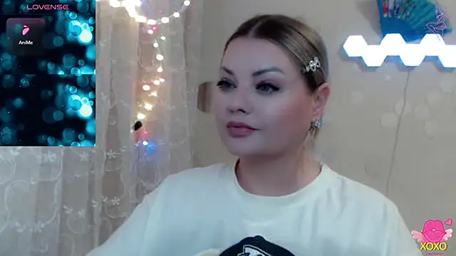 JewellKiss7 online show from April 2026 06:03:02 PM