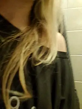 Linda 999 online show from October 2025 11:05:01 PM