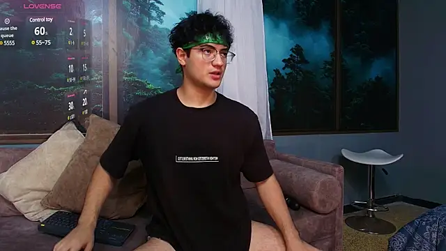 Snapshot of Mark_Evans1_ chatting on February 2025 02:56:02 AM Mark Evans1  online show from February 2025 02:56:02 AM