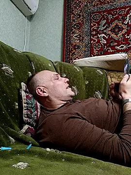 Pineapple04 online show from December 2025 04:35:02 PM