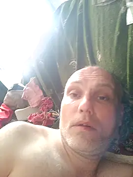 Snapshot of Pineapple04 chatting on May 2026 06:52:01 AM Pineapple04 online show from May 2026 06:52:01 AM