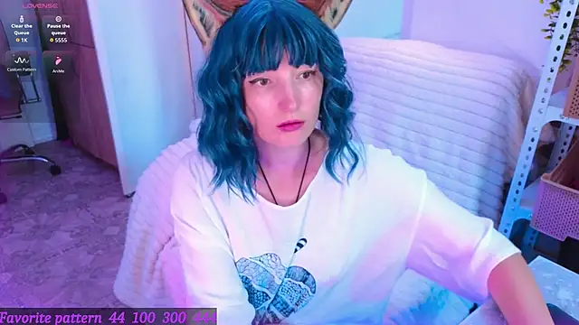 Toxic Ellies online show from June 2026 09:15:01 AM