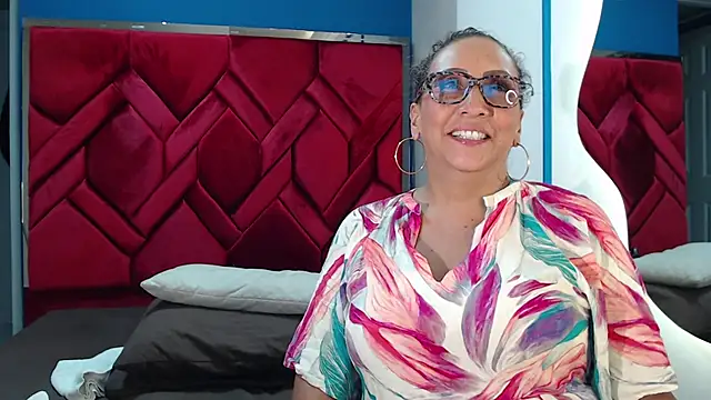 EvaMills1 online show from February 2025 07:52:02 PM