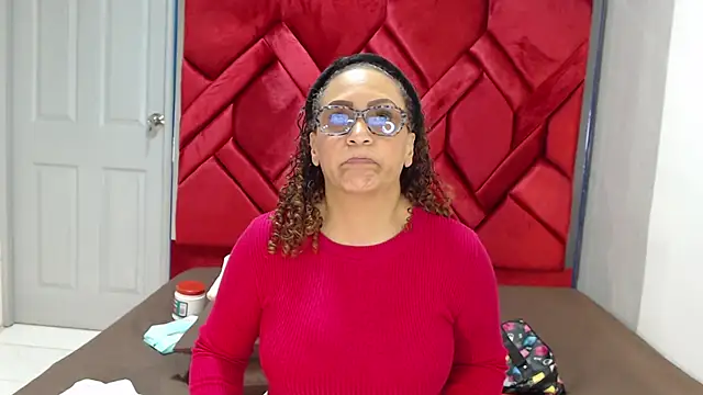 EvaMills1 online show from February 2025 07:52:01 PM