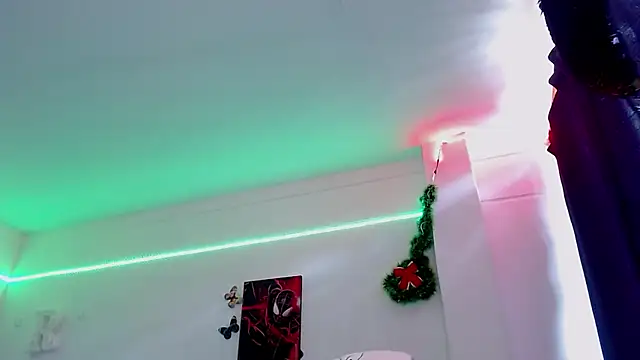 Rousrossell 4 online show from December 2024 07:32:02 PM