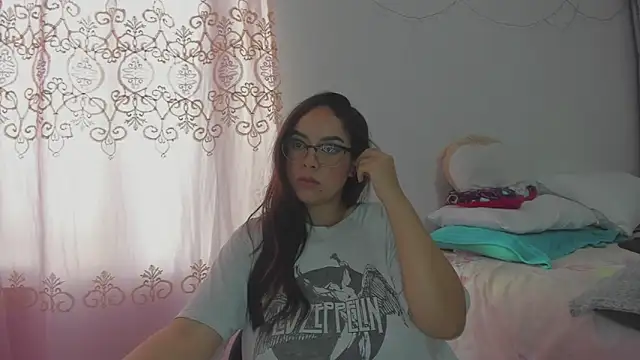 HARLEYNAPIER online show from February 2026 10:17:02 PM