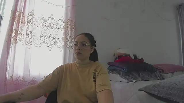 HARLEYNAPIER online show from April 2026 04:05:02 PM