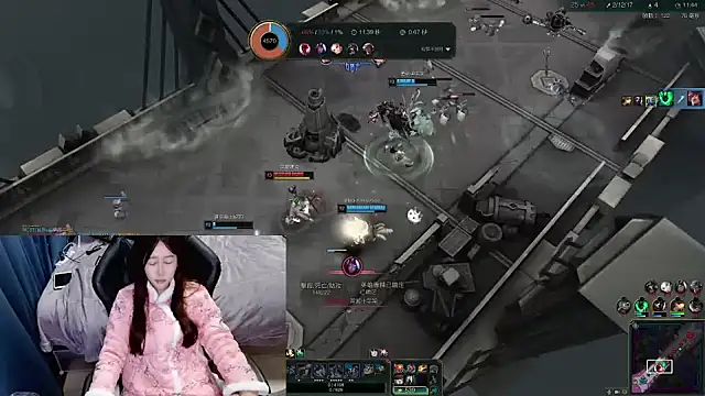 Snapshot of Angelababy001 chatting on January 2025 04:43:02 PM Angelababy001 online show from January 2025 04:43:02 PM