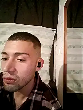 Snapshot of Suggarwhite18CM chatting on November 2025 06:37:02 AM Suggarwhite18CM online show from November 2025 06:37:02 AM