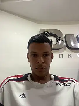 Onel9701 online show from March 2026 06:44:01 PM