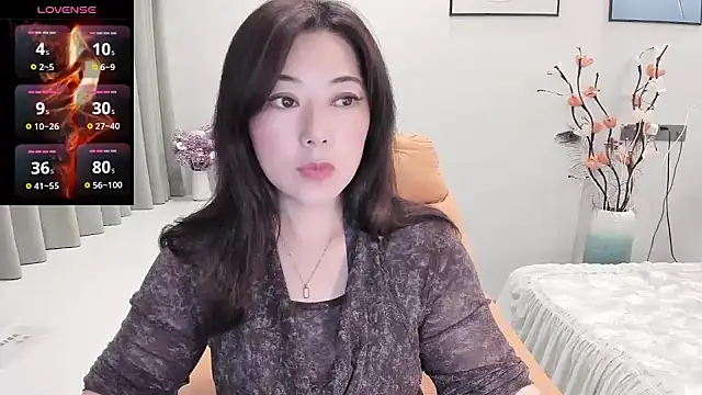 Crystal Wings online show from September 2025 01:34:01 PM