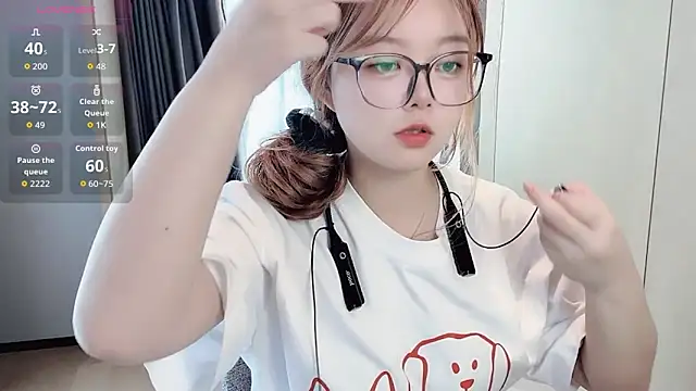 Snapshot of MM-Xylia chatting on September 2025 05:45:02 AM MM-Xylia online show from September 2025 05:45:02 AM