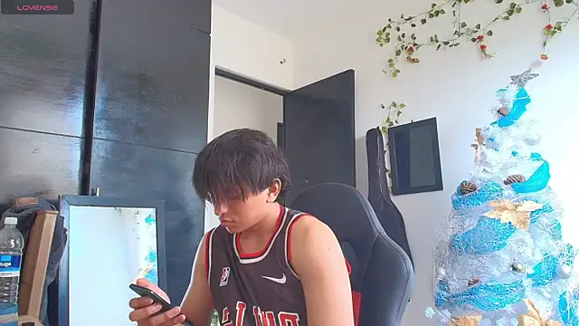 Snapshot of Haruto2001 chatting on December 2024 01:32:02 PM Haruto2001 online show from December 2024 01:32:02 PM