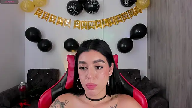 zoee jackson online show from April 2026 09:39:33 PM