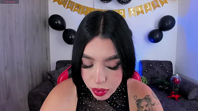 zoee jackson online show from April 2026 08:22:01 PM