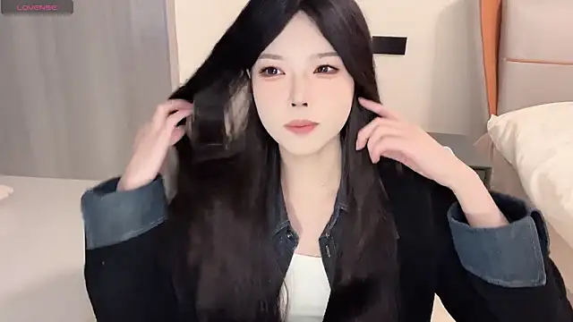 Snapshot of Q-ing chatting on January 2025 12:41:02 PM Q-ing online show from January 2025 12:41:02 PM