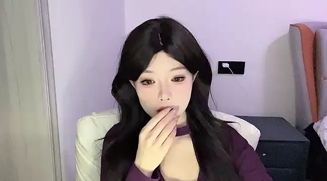 Snapshot of Q-ing chatting on March 2025 07:36:01 AM Q-ing online show from March 2025 07:36:01 AM