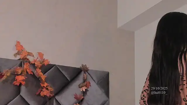 Luisa0110 online show from October 2025 07:26:02 PM