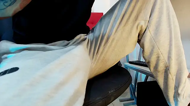 Andrey u92 online show from November 2025 08:32:01 PM