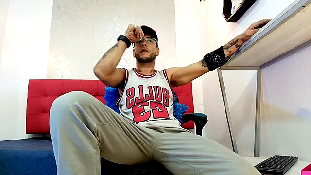 Andrey u92 online show from November 2025 03:27:02 AM