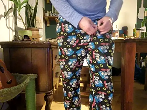 stavroun online show from November 2025 12:44:01 AM