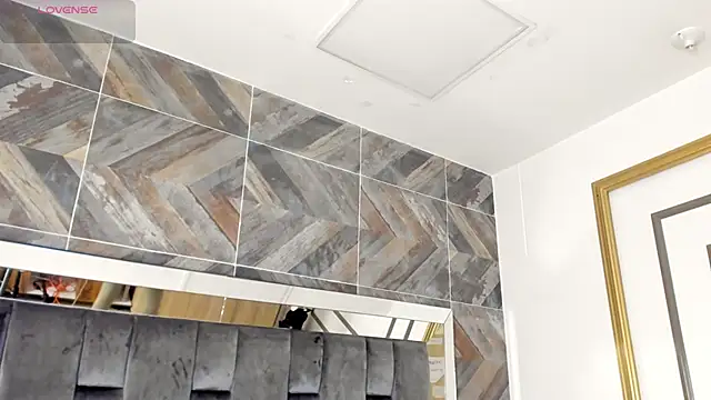 Snapshot of TaniaSmith1 chatting on November 2025 11:15:01 PM TaniaSmith1 online show from November 2025 11:15:01 PM