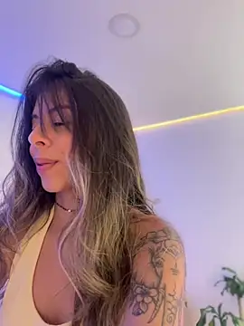 AmmyCollinsW online show from April 2026 08:12:02 PM