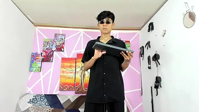 Snapshot of Fresahot2005 chatting on January 2025 07:29:02 PM Fresahot2005 online show from January 2025 07:29:02 PM