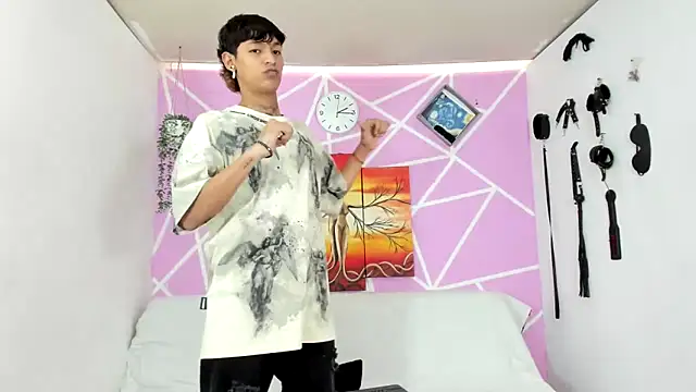 Snapshot of Fresahot2005 chatting on February 2025 07:17:01 PM Fresahot2005 online show from February 2025 07:17:01 PM