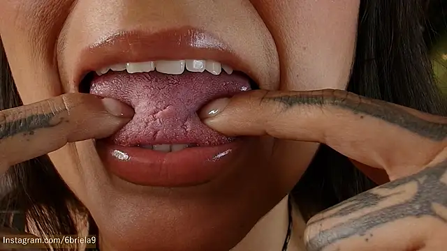 6Briela9  online show from March 2026 05:54:01 PM