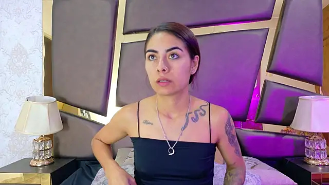 NicoleEsposito online show from October 2025 01:33:02 PM